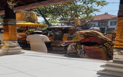 Perayaan Hari Raya Saraswati di SMP Negeri 1 Petang