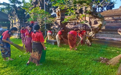 Bakti Sosial Dalam Rangka Kegiatan MPLS Tahun Pelajaran 2025/2026 Yang Dirangkaikan Dengan Perayaan HUT SMP Negeri 1 Petang Tahun 2025