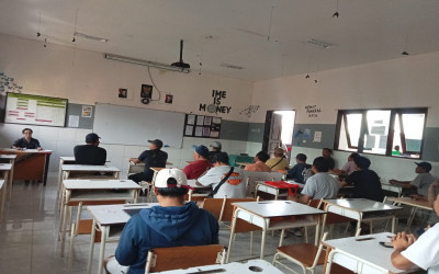 Hadirkan Sosok Teladan, SMP Negeri 1 Petang Sukseskan Gerakan 