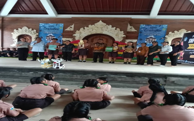 Kenaikan Kelas Dan Pengumuman Juara Akademik dan Non Akademik SMP Negeri 1 Petang Tahun Pelajaran 2025/2026